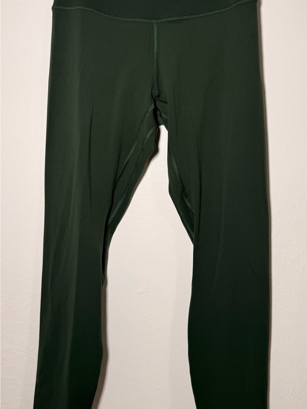 Lululemon Leggins Align athletic wear Size 6 green super soft